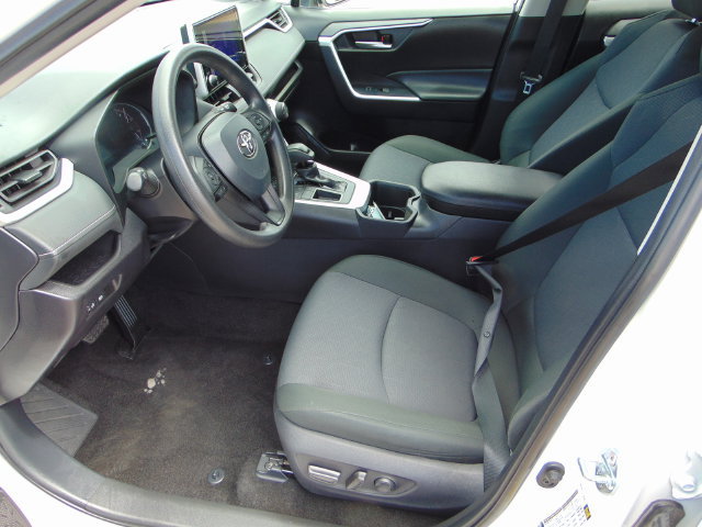 Used 2025 Toyota RAV4 XLE FWD image 10