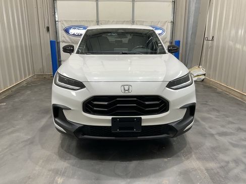 Used 2023 Honda HR-V Sport image 2