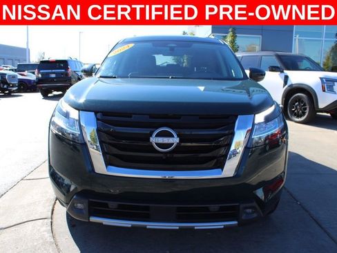 Used 2024 Nissan Pathfinder SL w/ Lighting Package (N92) image 2