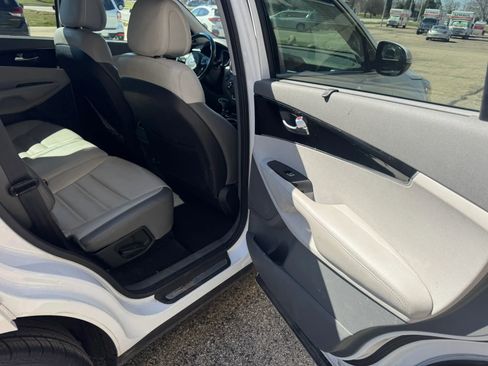 Used 2016 Kia Sorento SX image 14