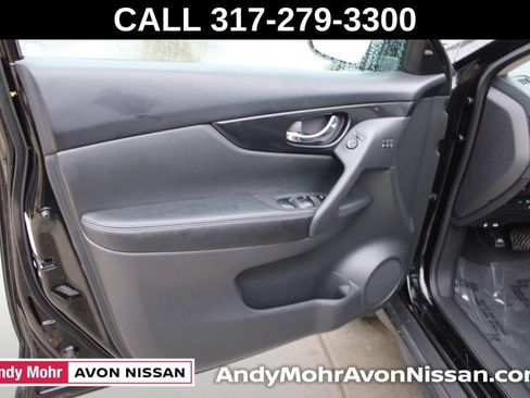 Used 2017 Nissan Rogue SL w/ SL Premium Package FWD image 19