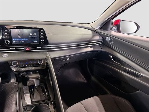 Used 2021 Hyundai Elantra SEL w/ Convenience Package image 22