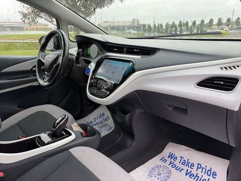 Used 2020 Chevrolet Bolt LT FWD image 25