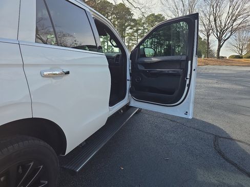 Used 2019 Ford Expedition Limited w/ Equipment Group 301A image 22