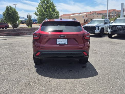 Used 2025 Chevrolet Trax RS w/ Driver Confidence Package FWD image 4