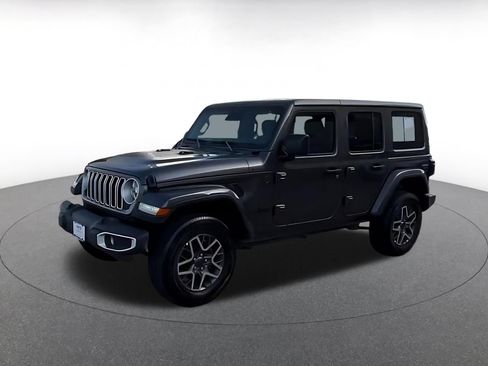 Used 2025 Jeep Wrangler Unlimited Sahara AWD/4WD image 10