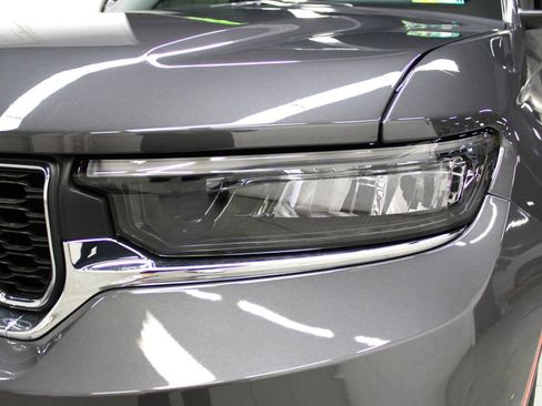 New 2025 Jeep Grand Cherokee Laredo X w/ Luxury Tech Group I image 35