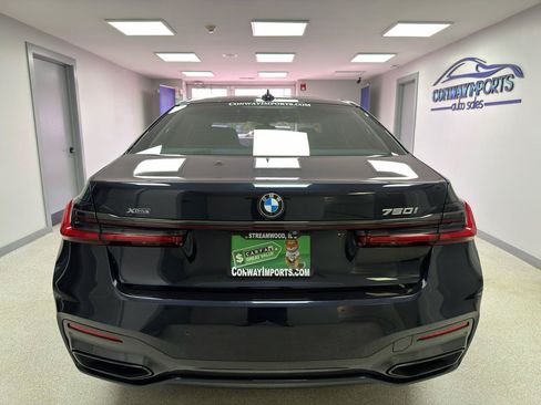 Used 2020 BMW 750i xDrive w/ Executive Package AWD/4WD image 7