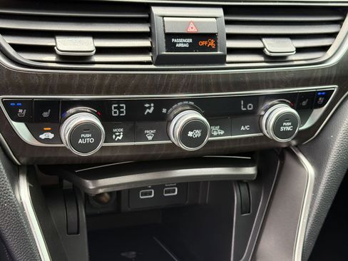 Used 2021 Honda Accord Touring image 16
