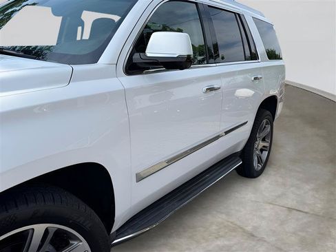 Used 2016 Cadillac Escalade Premium AWD/4WD image 7
