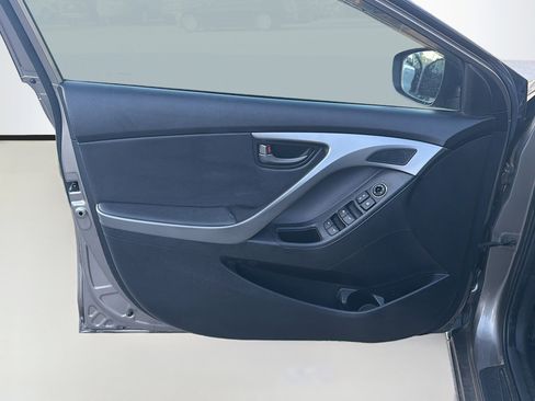 Used 2013 Hyundai Elantra Limited w/ Technology Pkg image 20