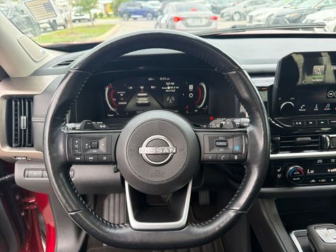 Used 2022 Nissan Pathfinder Platinum w/ Cargo Package FWD image 31