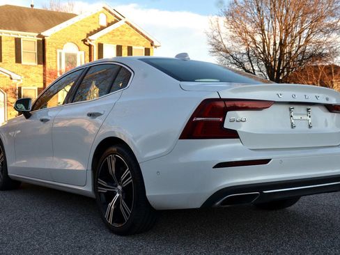 Used 2022 Volvo S60 B5 Inscription image 9