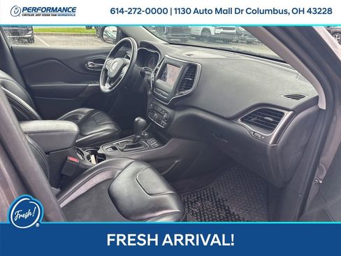 Used 2019 Jeep Cherokee Latitude Plus w/ Cold Weather Group image 16