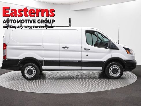 Used 2019 Ford Transit 250 130 Low Roof RWD image 4
