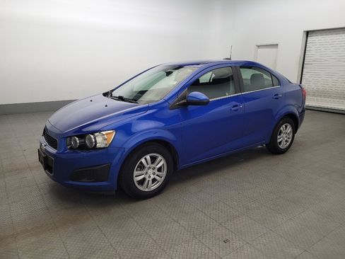 Used 2016 Chevrolet Sonic LT image 2