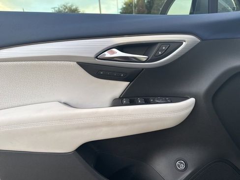 Used 2025 Buick Envision Avenir image 15