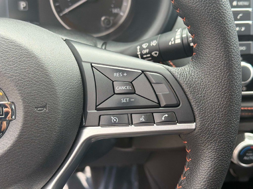 Used 2020 Nissan Kicks SR FWD image 28