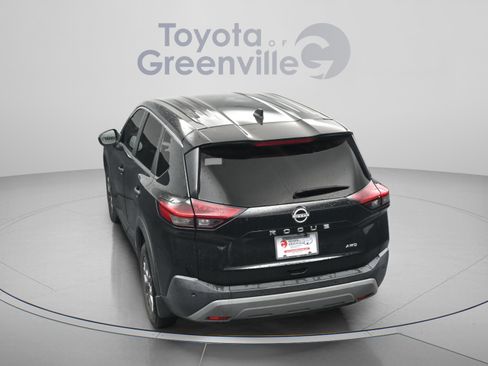 Used 2023 Nissan Rogue S AWD/4WD image 10