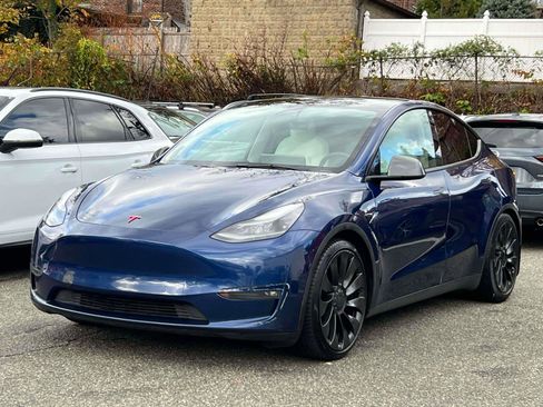 Used 2022 Tesla Model Y Performance image 3