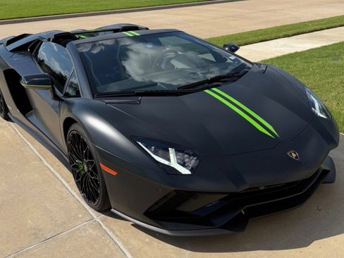 Used 2019 Lamborghini Aventador S AWD/4WD image 1