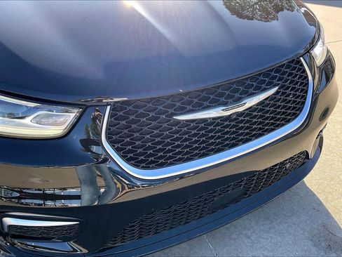 Used 2024 Chrysler Pacifica Pinnacle image 27