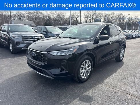 Used 2023 Ford Escape Active w/ Cold Weather Package image 2