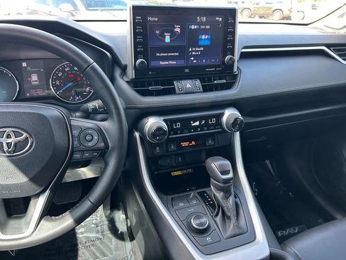 Used 2022 Toyota RAV4 XLE Premium AWD/4WD image 19