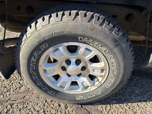 Used 2005 GMC Sierra 1500 SLE w/ Off-Road Package AWD/4WD image 10