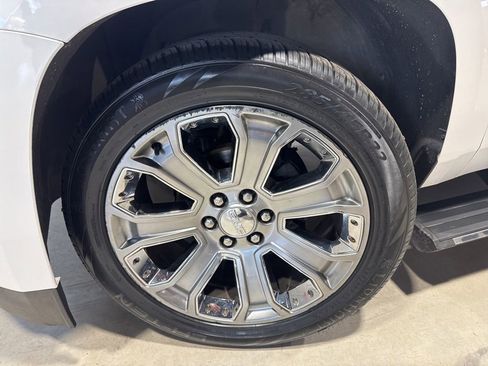 Used 2017 GMC Yukon Denali AWD/4WD image 2