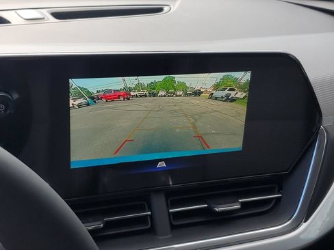 New 2026 Chevrolet Trax LT w/ Driver Confidence Package FWD image 22
