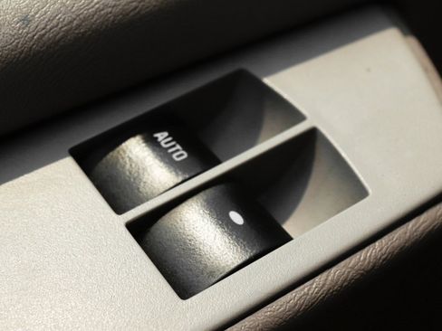 Used 2015 Chevrolet Express 4500 image 22