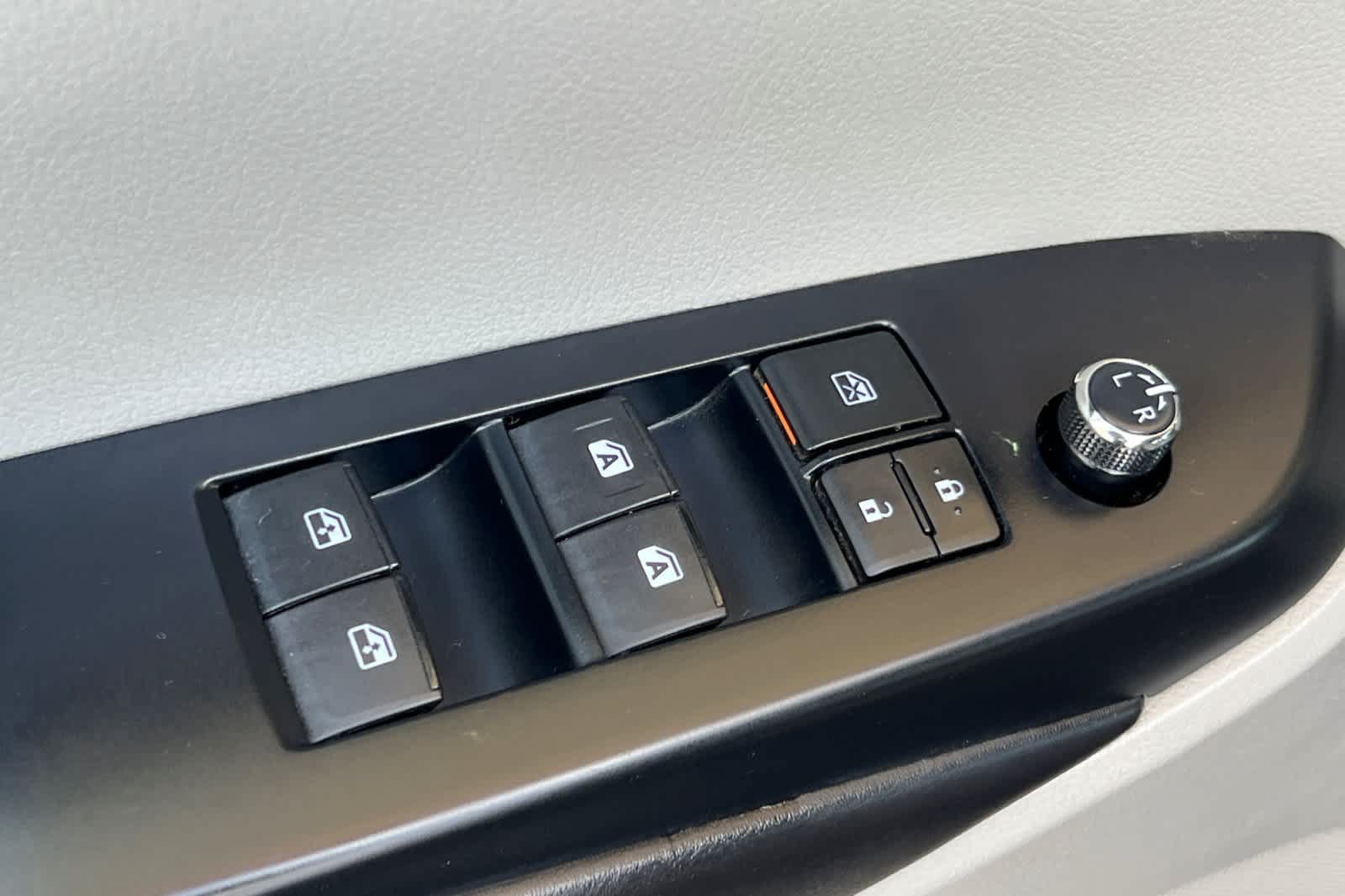 Certified 2019 Toyota Highlander Plus FWD image 13