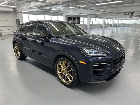 Used 2024 Porsche Cayenne Turbo GT AWD/4WD image 4
