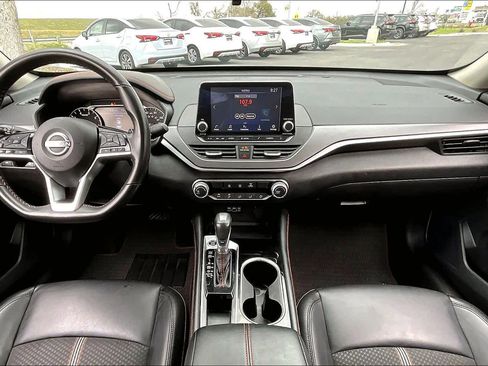 Used 2025 Nissan Altima 2.5 SR image 16