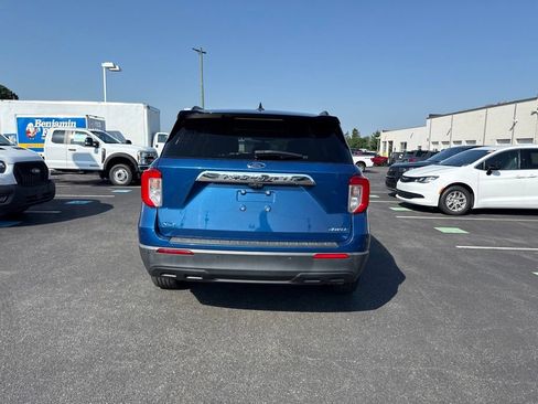 Used 2021 Ford Explorer XLT AWD/4WD image 3