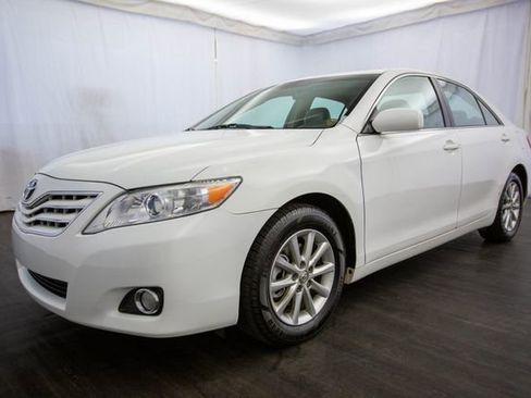 Used 2011 Toyota Camry XLE w/ XLE Extra-Value Pkg #2 image 29