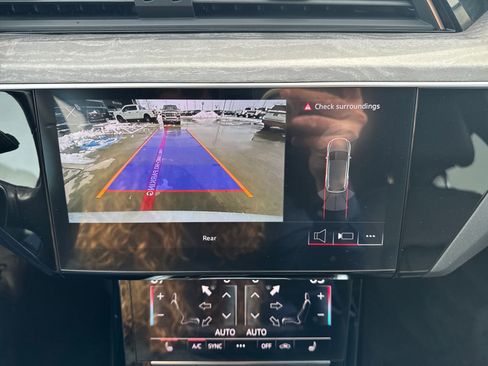 Used 2024 Audi Q8 e-tron Premium image 20