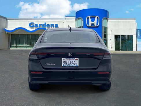 Certified 2025 Honda Accord SE image 5
