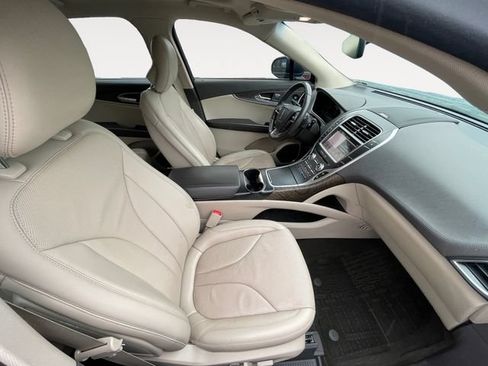 Used 2019 Lincoln Nautilus Reserve AWD/4WD image 14