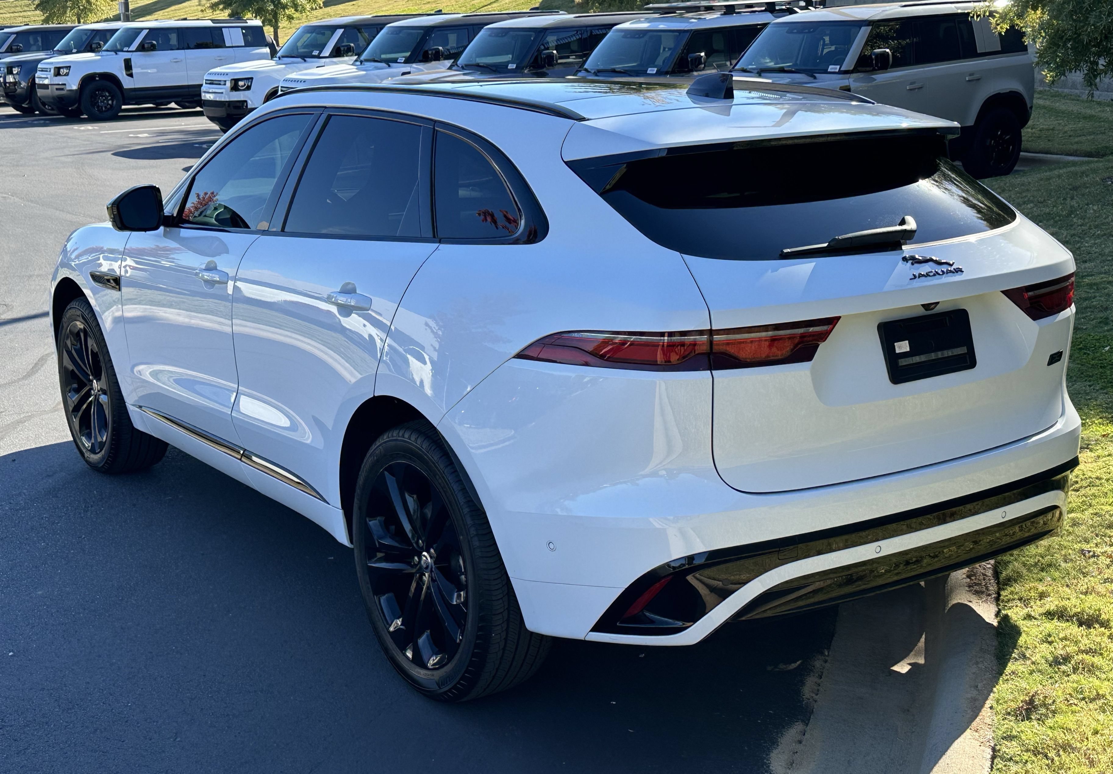 Certified 2026 Jaguar F-PACE R-Dynamic S AWD/4WD image 5