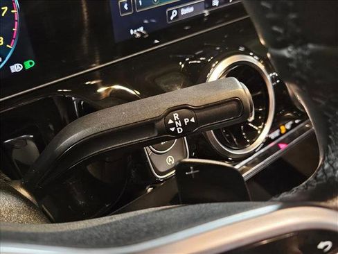 Used 2021 Mercedes-Benz GLA 250 w/ Premium Package image 12