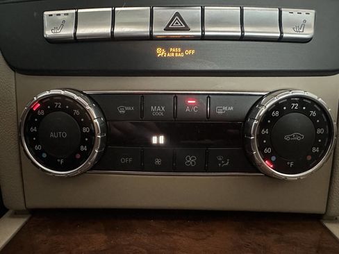 Used 2012 Mercedes-Benz C 250 Sedan image 39