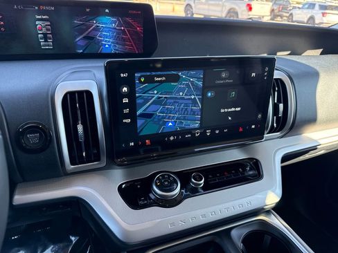 Certified 2025 Ford Expedition Active image 21