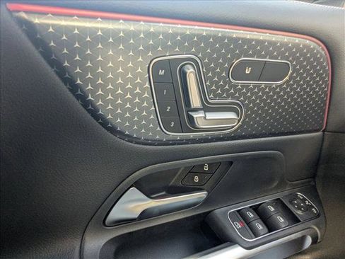 Used 2026 Mercedes-Benz GLB 250 image 13