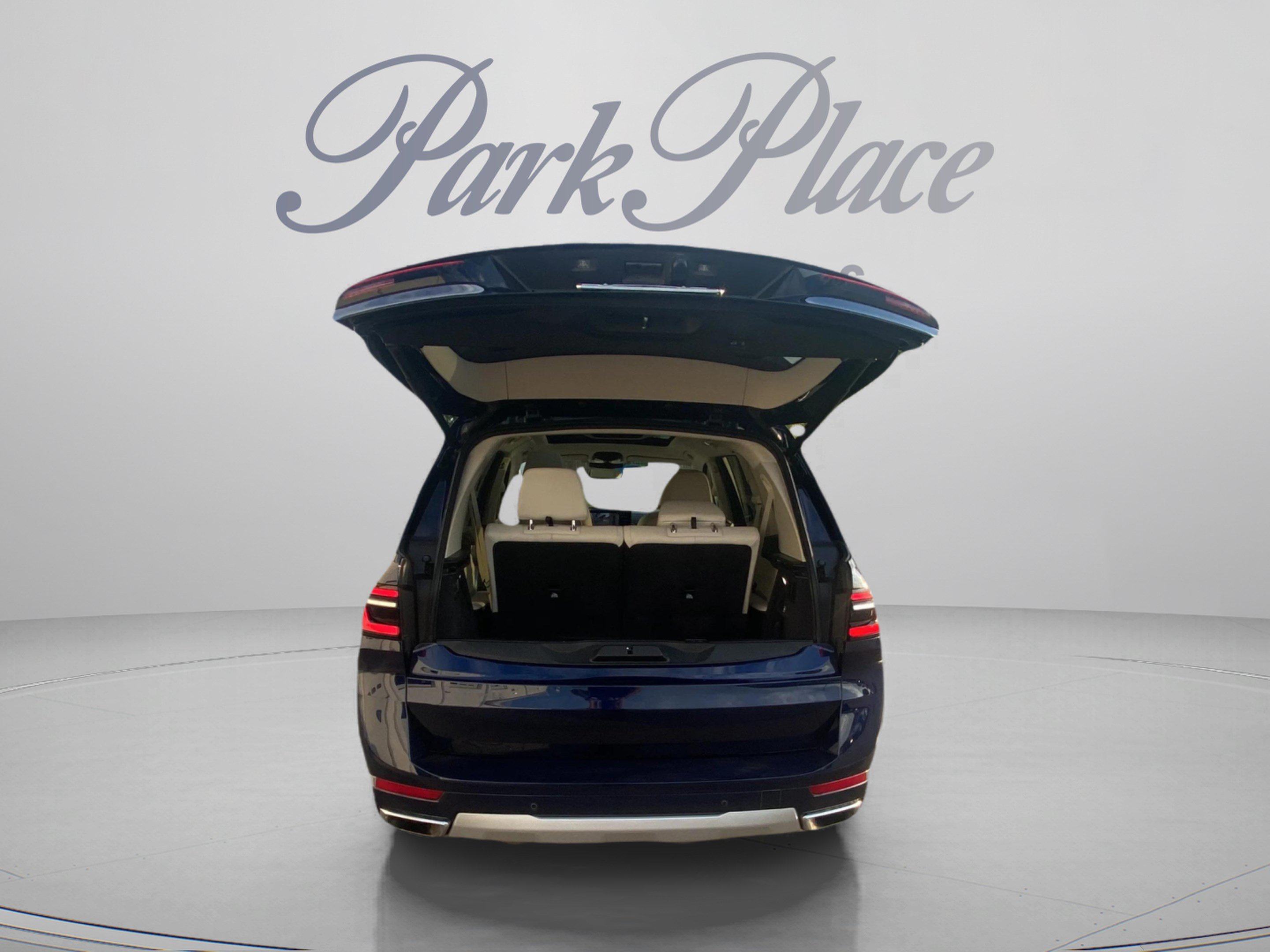 Used 2024 BMW X7 xDrive40i w/ Premium Package AWD/4WD image 24