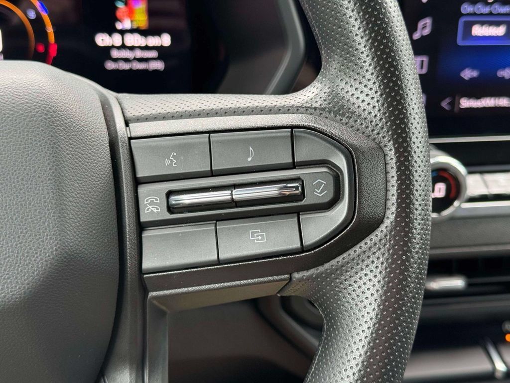 Used 2026 Chevrolet Colorado Trail Boss AWD/4WD image 24