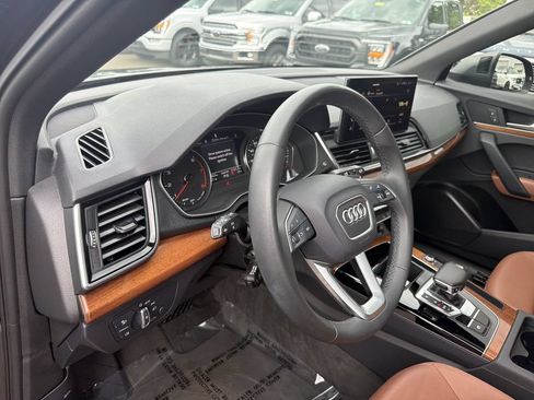 Used 2023 Audi Q5 2.0T Premium w/ Convenience Package AWD/4WD image 19