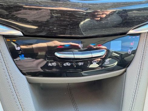 Used 2021 Cadillac XT6 Premium Luxury image 20