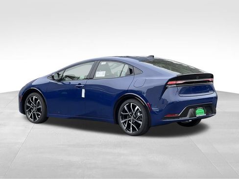 New 2026 Toyota Prius Plug-In Hybrid FWD image 3